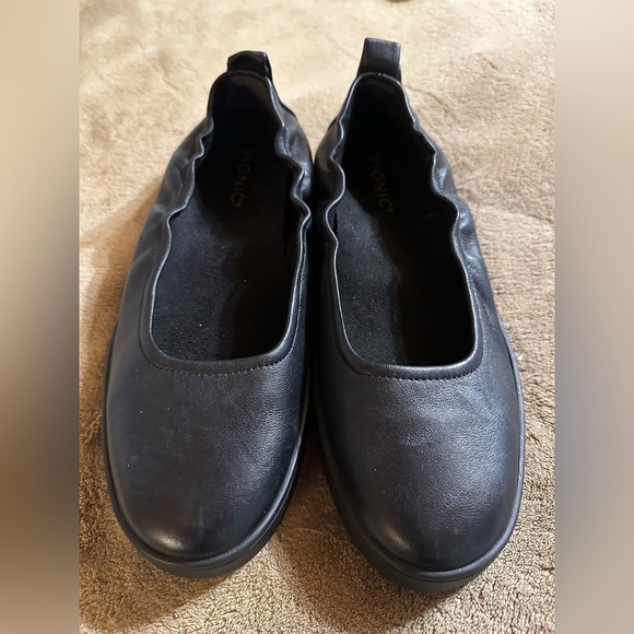 Vionic Uptown Ballet Flats Womens 8.5 Shoes Black Leather Slip On Casual Comfort - Picture 2 of 5